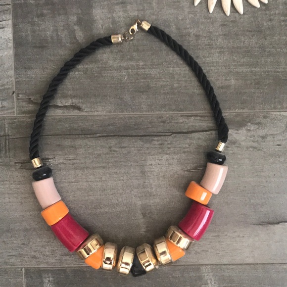 Statement necklaces - Picture 4 of 4